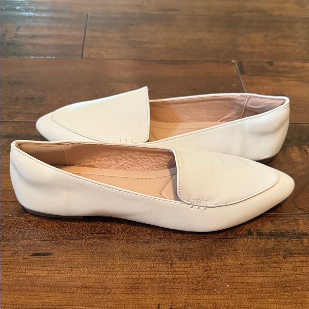 Elegant Women's White Pointed Loafers. Size 8. Worn Once. Excellent Condition.
